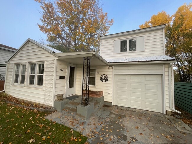 property at 130 7th Ave SE