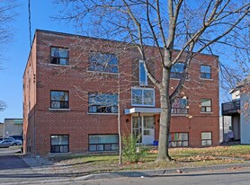 36 S Church St in Richmond Hill, ON - Building Photo