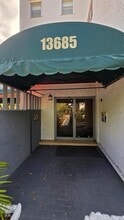 13685 NE 10th Ave in North Miami, FL - Building Photo - Building Photo