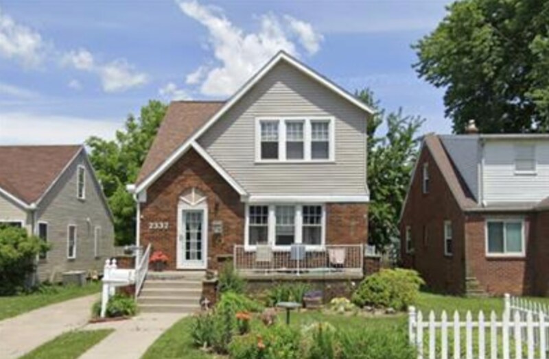 2337 Burnside Ave in Oregon, OH - Building Photo