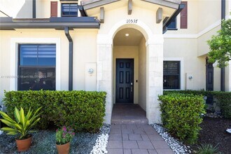 10537 W 32nd Ln in Hialeah, FL - Building Photo - Building Photo