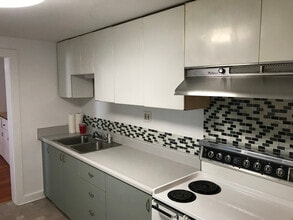 18 Cottage St in New York Mills, NY - Building Photo - Building Photo