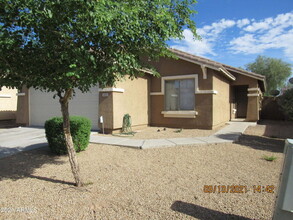 6821 W Gary Way in Phoenix, AZ - Foto de edificio - Building Photo