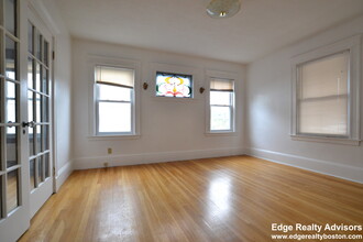 69 Hobart St, Unit 1 in Boston, MA - Building Photo - Building Photo