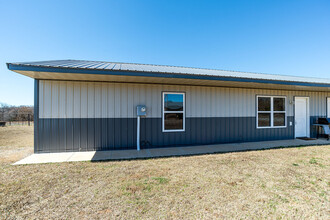 10418 S Rider Rd in Perkins, OK - Building Photo - Building Photo