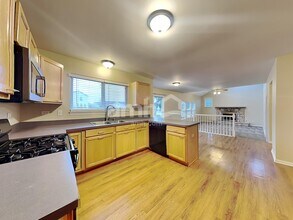 7003 Pyramid Dr in Plainfield, IL - Foto de edificio - Building Photo