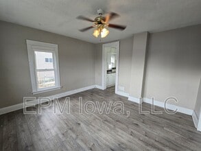 1324 South St in Waterloo, IA - Building Photo - Building Photo