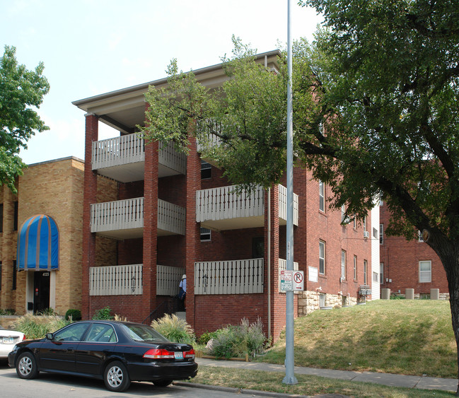 Flats at West Portlandia in Kansas City, MO - Foto de edificio - Building Photo