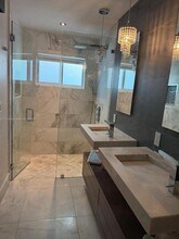 8370 NW 165th St in Miami Lakes, FL - Building Photo - Building Photo