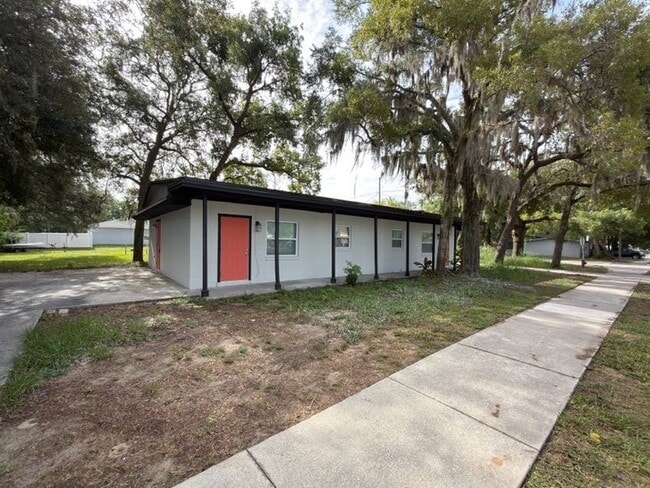 property at 37 W 17th St