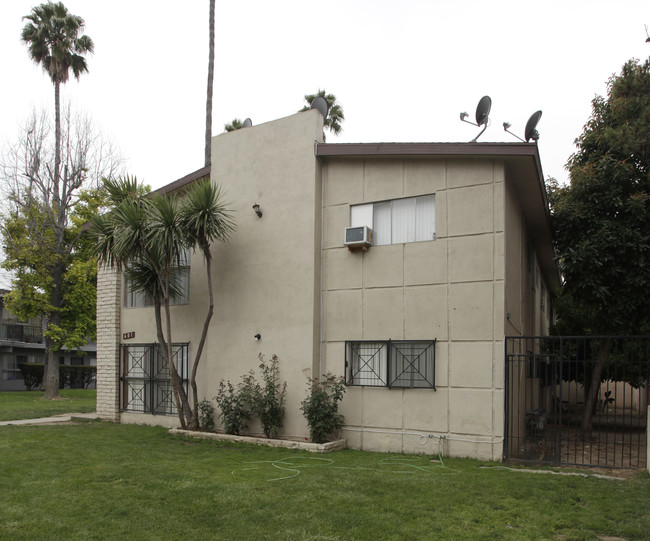 601 N Pauline St in Anaheim, CA - Foto de edificio - Building Photo