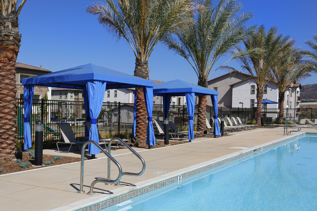 Pacific Landing Luxury Apartments in Murrieta, CA - Building Photo