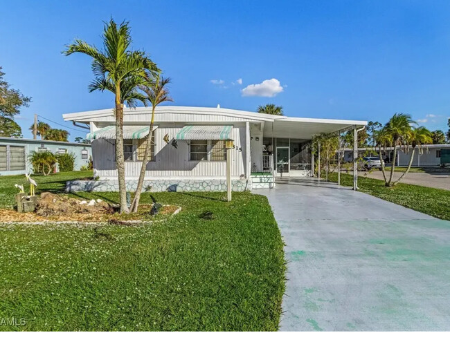 property at 815 Hollyberry Ct