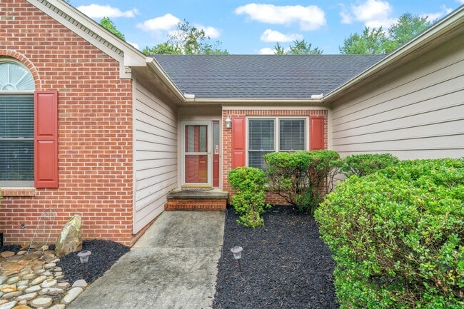 8112 Meadowood Ln in Knoxville, TN - Building Photo - Building Photo