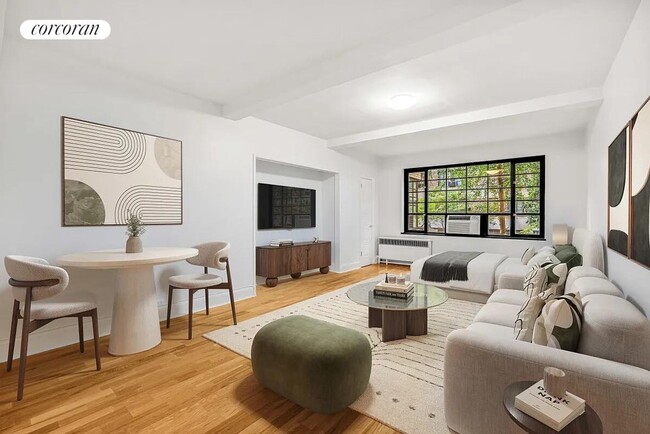 307 E 44th St in New York, NY - Building Photo - Building Photo