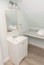 38 Townsend Ave, Unit E in Boothbay Harbor, ME - Building Photo - Building Photo