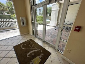 1200 Town Center Dr in Jupiter, FL - Building Photo - Building Photo
