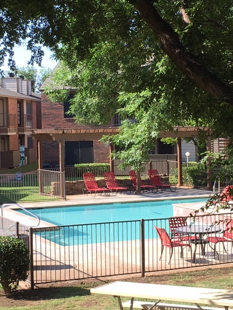 Woodcrest Apartments in Lubbock, TX - Building Photo