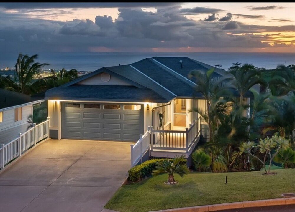 92-7049-7049 Elele St in Kapolei, HI - Building Photo