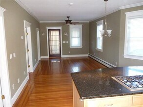 132 Gibbs Ave in Newport, RI - Building Photo - Building Photo