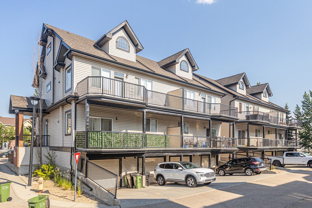 Town Centre Boulevard in Edmonton, AB - Building Photo