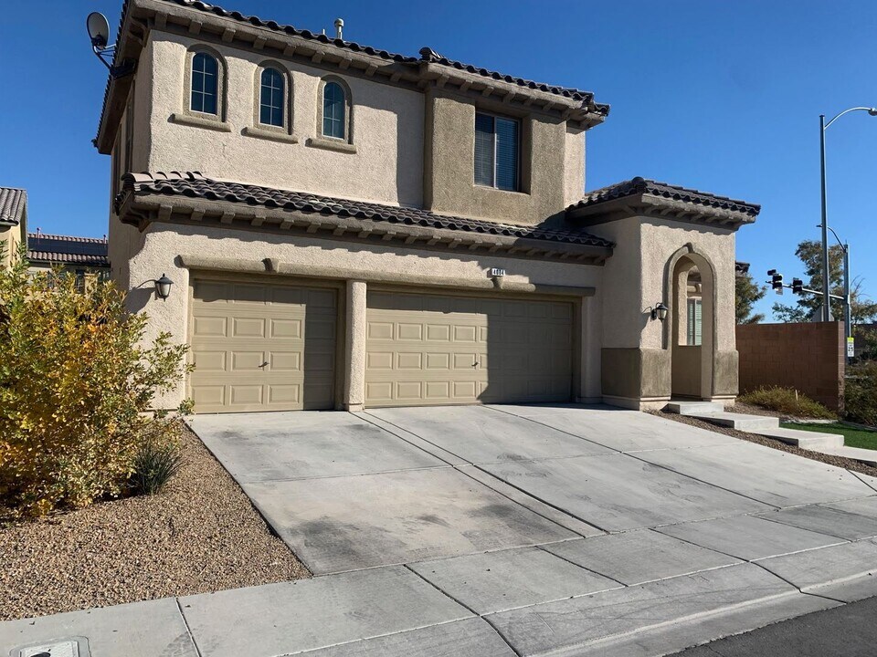 4004 Daydream Bend St in North Las Vegas, NV - Building Photo