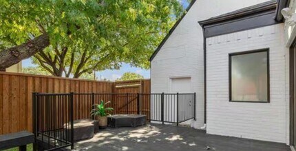 17250 Stedman Dr in Dallas, TX - Building Photo - Building Photo