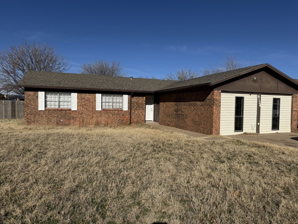 6124 35th St in Lubbock, TX - Building Photo