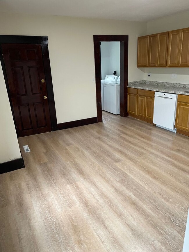 236-238-238 College St in Springfield, MA - Building Photo - Building Photo