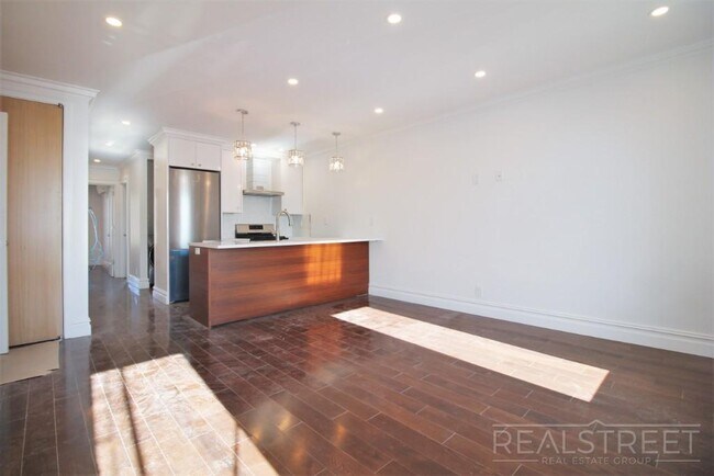 54 Van Dyke St in Brooklyn, NY - Building Photo - Building Photo