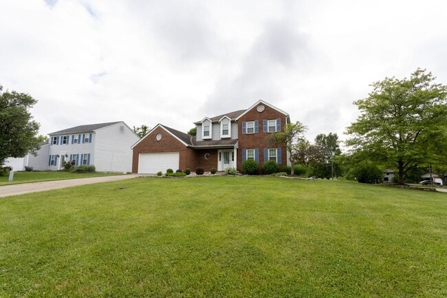 7963 Thistlewood Dr in West Chester Township, OH - Building Photo - Building Photo