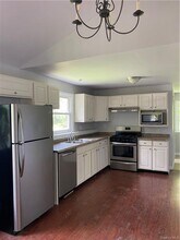 668 S Drury Ln in Rock Tavern, NY - Building Photo - Building Photo