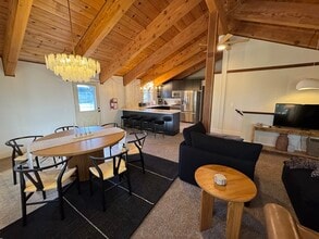 140 Tahoma Ave in Tahoe City, CA - Building Photo - Building Photo