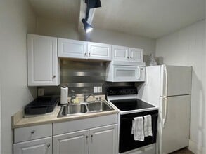 2105 Rabb Rd in Austin, TX - Building Photo - Building Photo