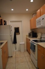7845 Miller Dr-Unit -A203 in Miami, FL - Foto de edificio - Building Photo