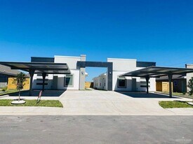 1721 W Smt Dr, Unit 4 in Pharr, TX - Building Photo