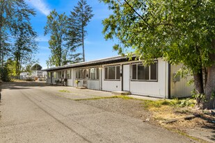 813 Woodford Ave N in Kent, WA - Building Photo