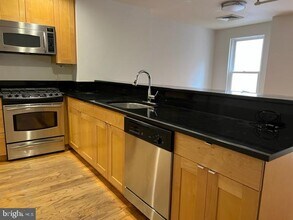 1615 Walnut St in Philadelphia, PA - Building Photo - Building Photo