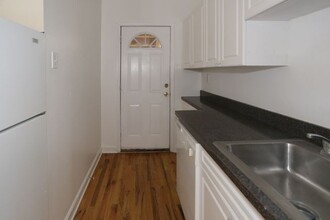 631.5 W Cornelia Ave in Chicago, IL - Building Photo - Building Photo