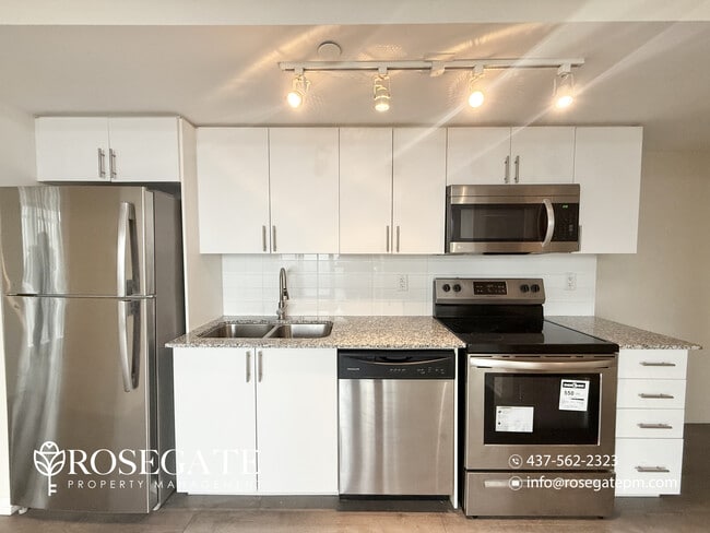 3091 Dufferin St in Toronto, ON - Building Photo - Building Photo