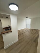 7035 NW 186th St in Hialeah, FL - Building Photo - Building Photo