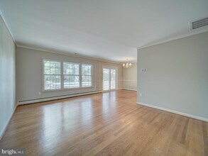 705 Main Dr in Herndon, VA - Building Photo - Building Photo
