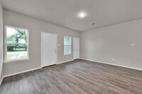 417 E Avenue G photo'