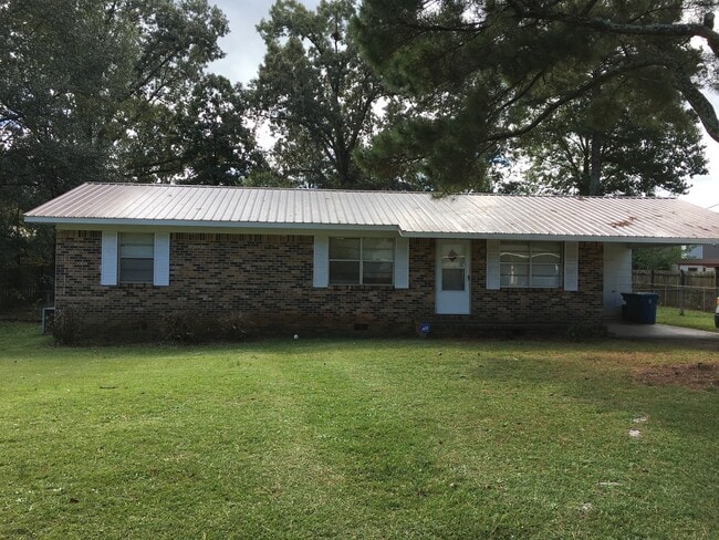 property at 932 Carson Ln SW
