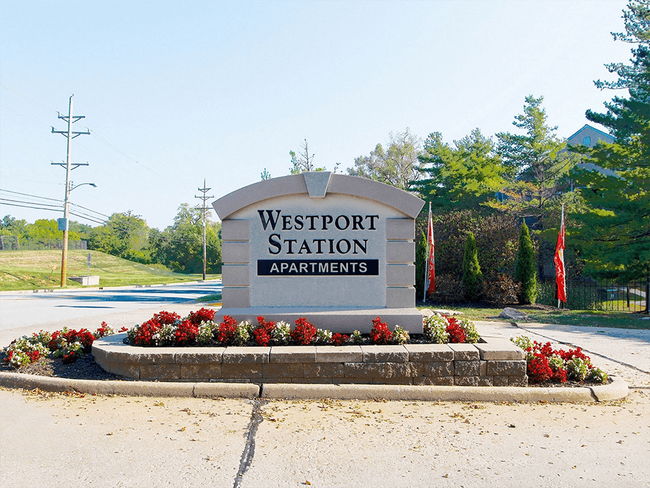 Westport Station in Maryland Heights, MO - Foto de edificio - Building Photo