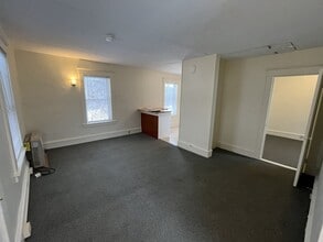 31 Leclair St in Winooski, VT - Foto de edificio - Building Photo