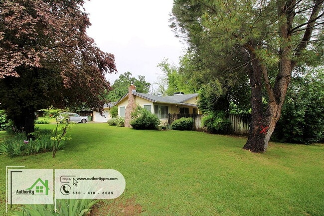 2390 North Dr in Redding, CA - Building Photo - Building Photo