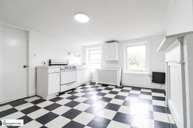 property at 277 Warren St