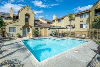 Sunset Ridge in Santa Ana, CA - Foto de edificio - Building Photo