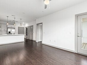 1640 54th Ave N, Unit 107 in Nashville, TN - Building Photo - Building Photo